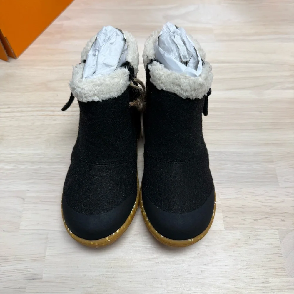 New! Livie & Luca toddler waterproof rook fleece felt boots